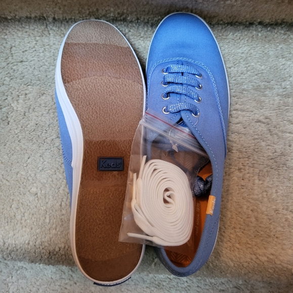 NWOT Periwinkle Keds! - Picture 4 of 5